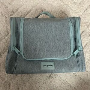 Vera Bradley Recycled Lighten Up Reactive Hanging Travel Organizer Accessory